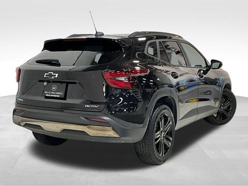 Mosaic Black Metallic 2025 Chevrolet Trax FWD ACTIV