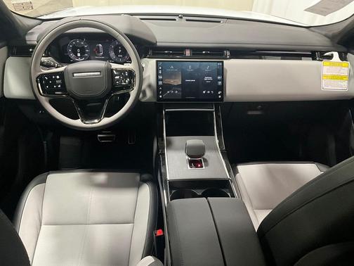 2026 Land Rover Range Rover Velar P250 SE R-Dynamic