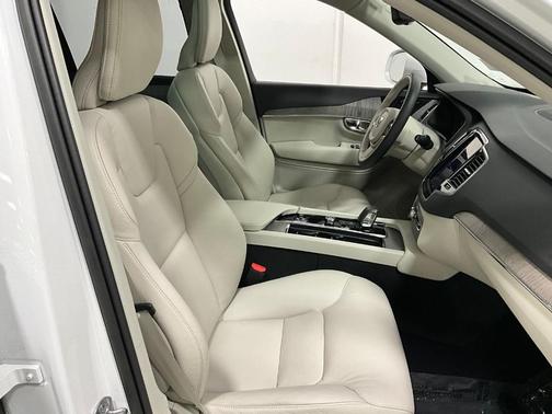 2023 Volvo XC90 Recharge Plug-In Hybrid T8 Plus 6 Passenger