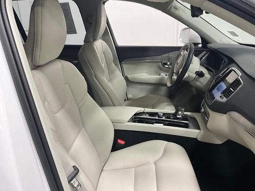 2023 Volvo XC90 Recharge Plug-In Hybrid T8 Plus 6 Passenger