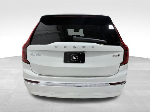 Crystal White Pearl 2027 Volvo XC90 Plus