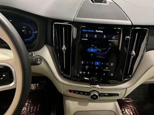 2022 Volvo XC60 Recharge Plug-In Hybrid T8 Inscription