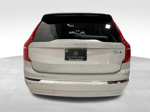 2024 Volvo XC90 B5 Plus Bright Theme