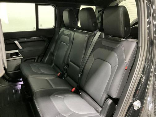 2023 Land Rover Defender 110 X-Dynamic SE