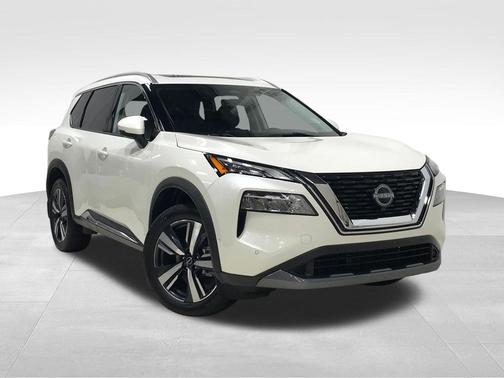 Pearl White Tricoat 2023 Nissan Rogue SL