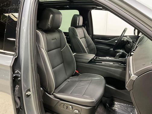 2022 Cadillac Escalade ESV Sport