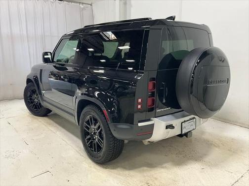 2024 Land Rover Defender 90 P300 S