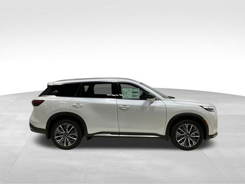 Radiant White 2026 INFINITI QX60 LUXE AWD