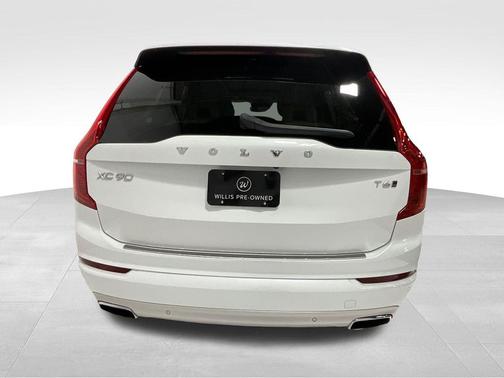 2020 Volvo XC90 T6 Momentum