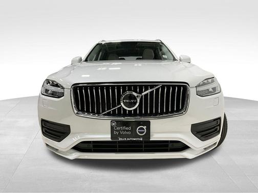 2020 Volvo XC90 T6 Momentum