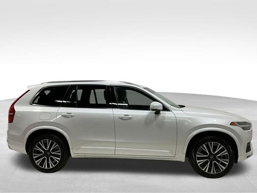 2020 Volvo XC90 T6 Momentum