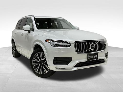 2020 Volvo XC90 T6 Momentum