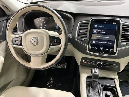 2020 Volvo XC90 T6 Momentum