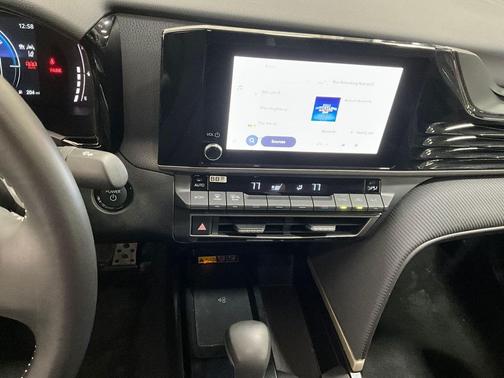 Ice Cap 2025 Toyota Camry SE