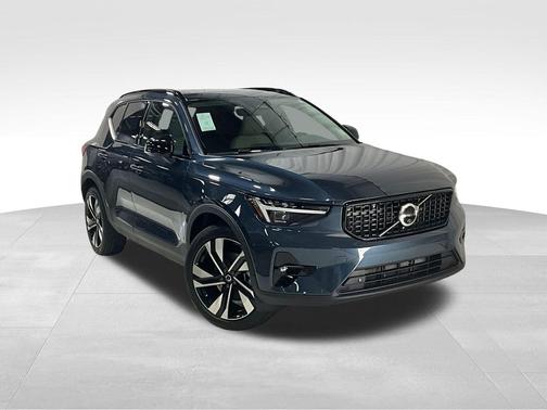 2026 Volvo XC40 B5 Ultra
