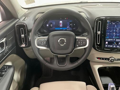 2026 Volvo XC40 B5 Ultra