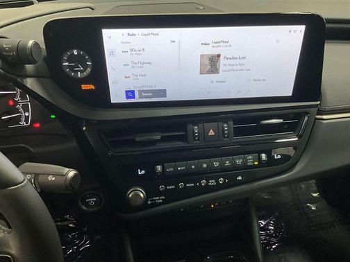 2025 Lexus ES 300h Luxury