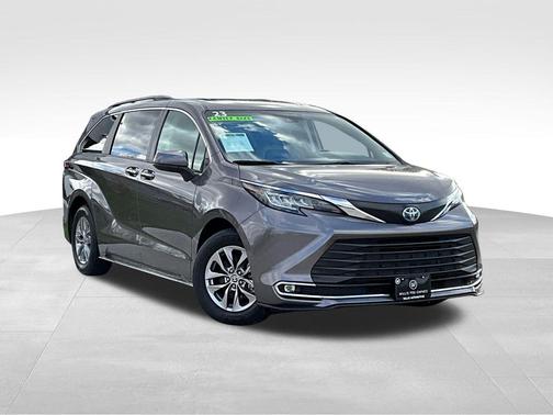 2023 Toyota Sienna XLE