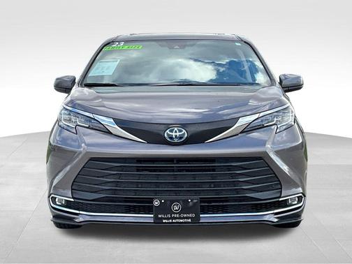 2023 Toyota Sienna XLE