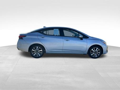 2023 Nissan Versa 1.6 SV