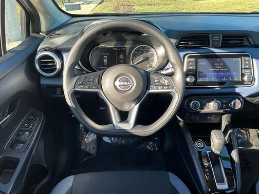 2023 Nissan Versa 1.6 SV