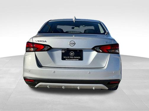 2023 Nissan Versa 1.6 SV