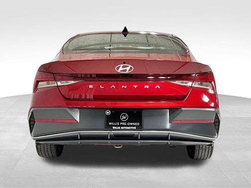 2025 Hyundai ELANTRA SEL