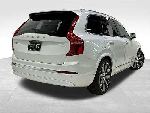 2024 Volvo XC90 Recharge Plug-In Hybrid T8 Ultimate Bright Theme 7-Seater