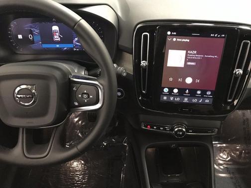 Vapour Grey Metallic 2026 Volvo XC40 Plus, B5 AWD Gas (mild hybrid), Dark