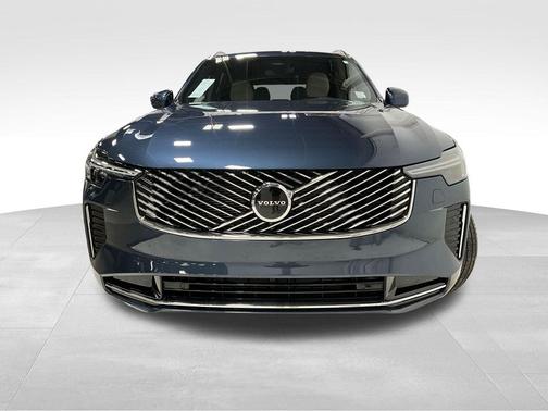 2026 Volvo XC90 B5 Core