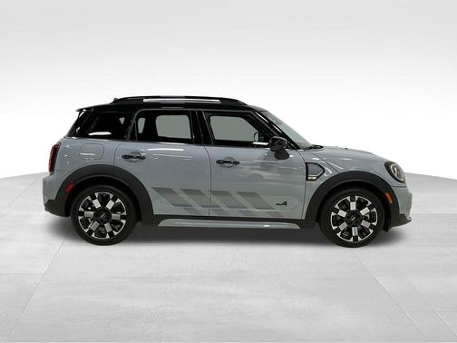 Momentum Grey 2023 MINI Countryman Cooper S ALL4