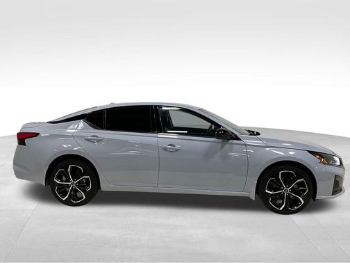 2024 Nissan Altima SR Intelligent AWD