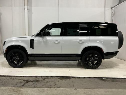 2025 Land Rover Defender P400 X-Dynamic SE
