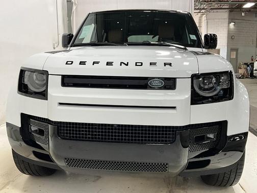 2025 Land Rover Defender P400 X-Dynamic SE