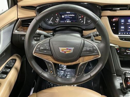 2022 Cadillac XT5 Sport