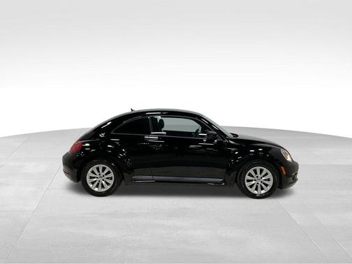 Black Uni 2014 Volkswagen Beetle 2.5L