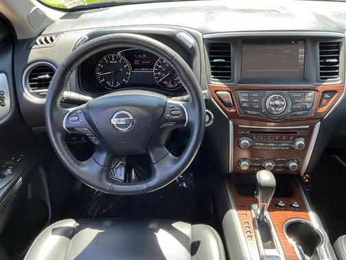 2019 Nissan Pathfinder Platinum
