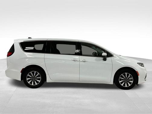 Bright White Clearcoat 2023 Chrysler Pacifica Hybrid Touring L