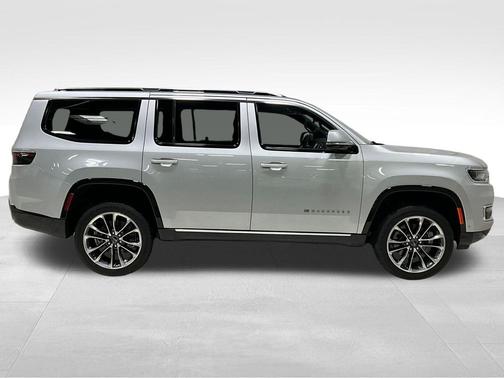 Silver Zynith 2022 Jeep Wagoneer Series III 4x4