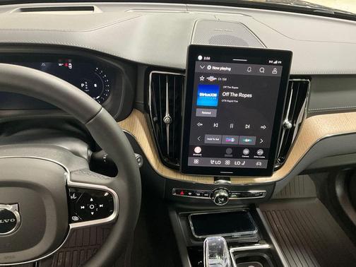 2026 Volvo XC60 B5 Ultra