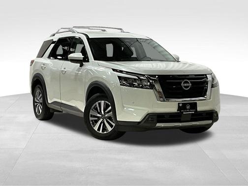 2023 Nissan Pathfinder SL 4WD