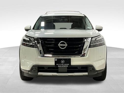 2023 Nissan Pathfinder SL 4WD