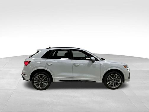 2024 Audi Q3 Premium 45 TFSI S line quattro Tiptronic