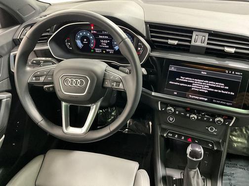 2024 Audi Q3 Premium 45 TFSI S line quattro Tiptronic