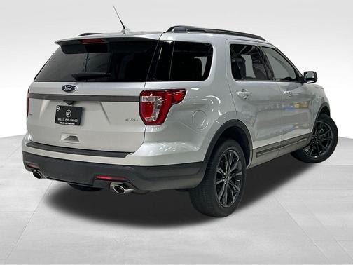 Magnetic Metallic 2019 Ford Explorer XLT