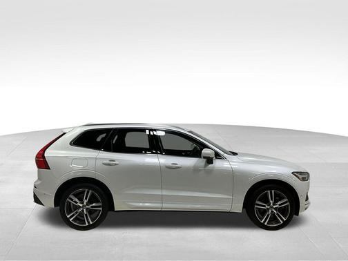 2018 Volvo XC60 T6 Momentum