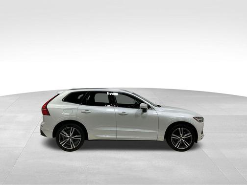 2018 Volvo XC60 T6 Momentum