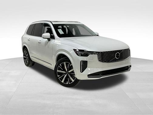 2025 Volvo XC90 B6 Core