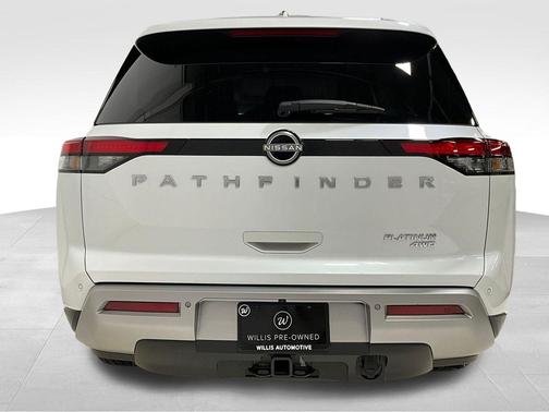 2025 Nissan Pathfinder Platinum 4WD