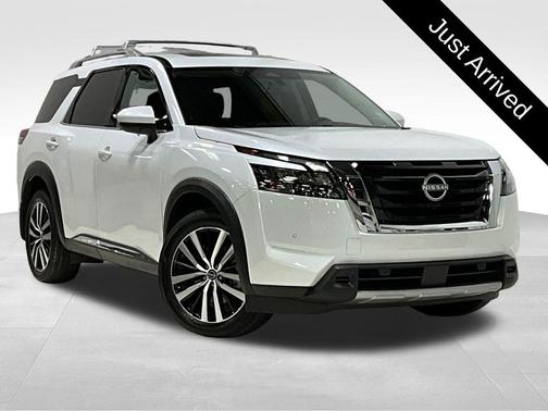 2025 Nissan Pathfinder Platinum 4WD